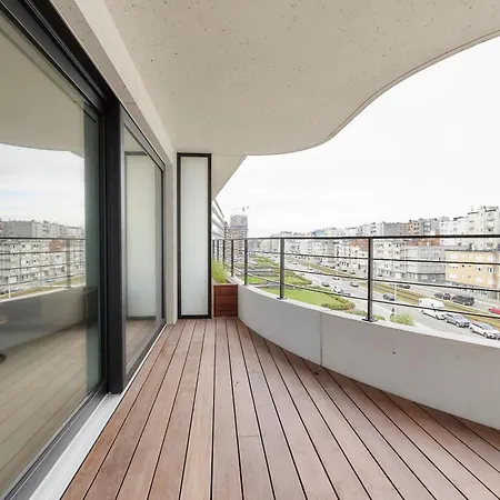 Daire Lecomte - The Waves Oostende